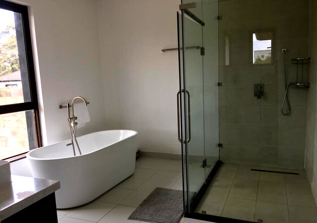 5-Ensuite Townhouse with Private Garden & Guest Room – Karen
