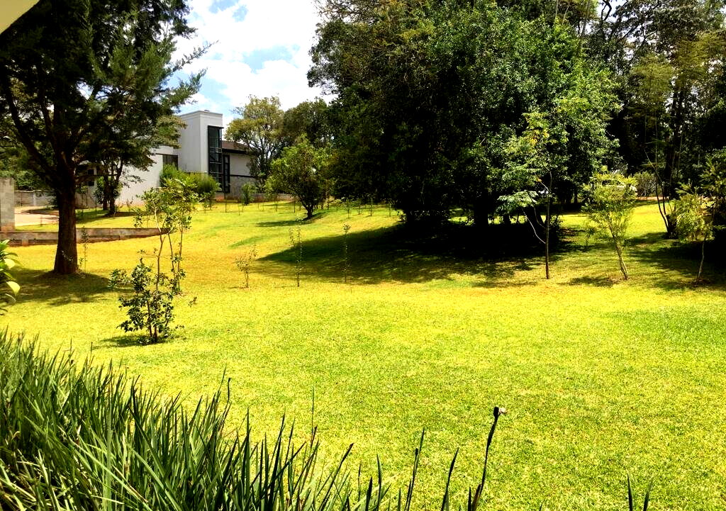 5-Ensuite Townhouse with Private Garden & Guest Room – Karen