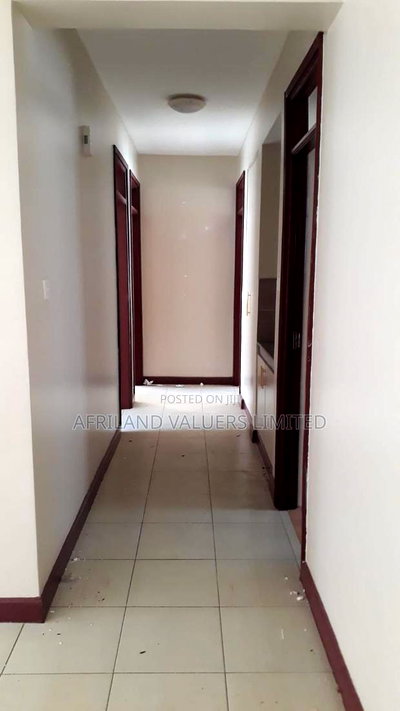 3bdrm Apartment in Lifestyle Terraces, Gateway Mall Area for sale - Image 3