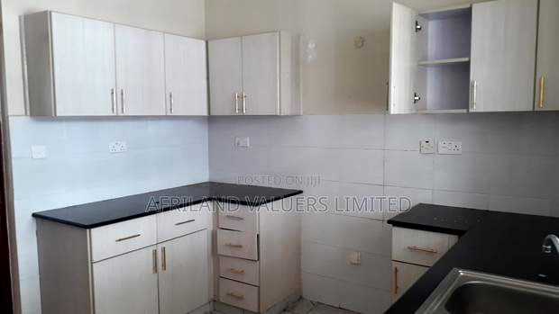 3bdrm Apartment in Lifestyle Terraces, Gateway Mall Area for sale