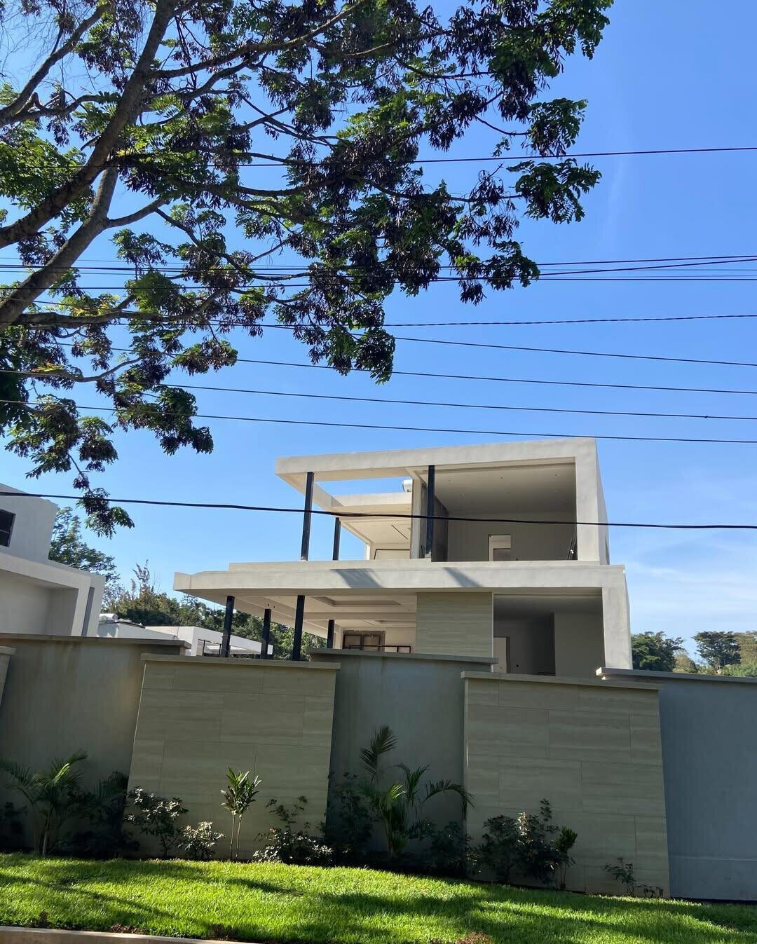 Private Elevator & Pool in 6-BR Villa - Lavington