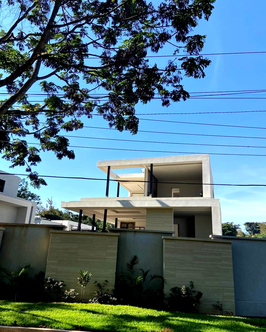 Private Elevator & Pool in 6-BR Villa - Lavington