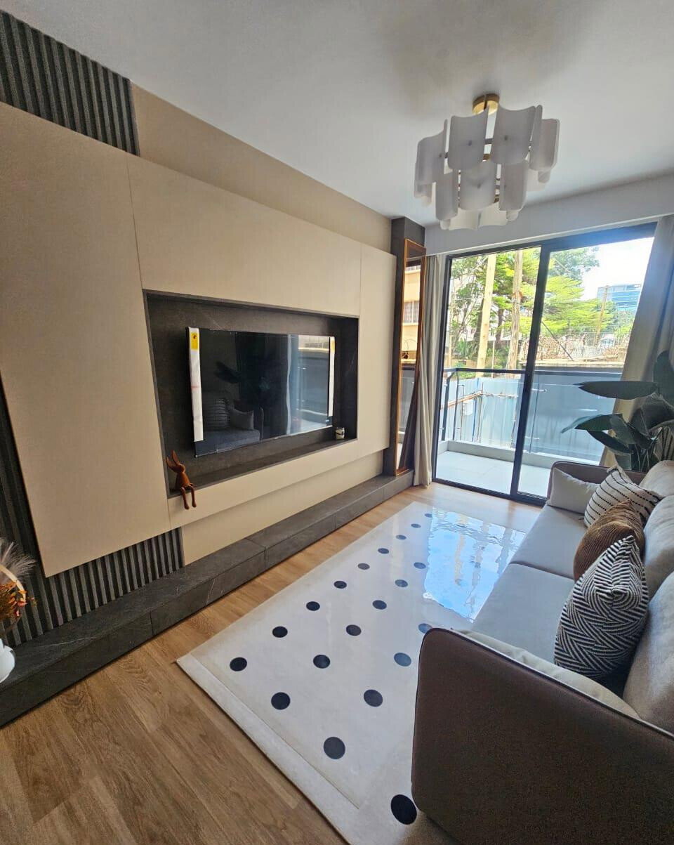 1BR with Golf Club Access & Heated Pool - Westlands