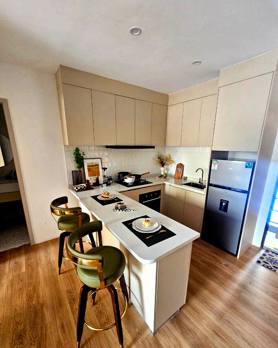 1BR with Golf Club Access & Heated Pool - Westlands