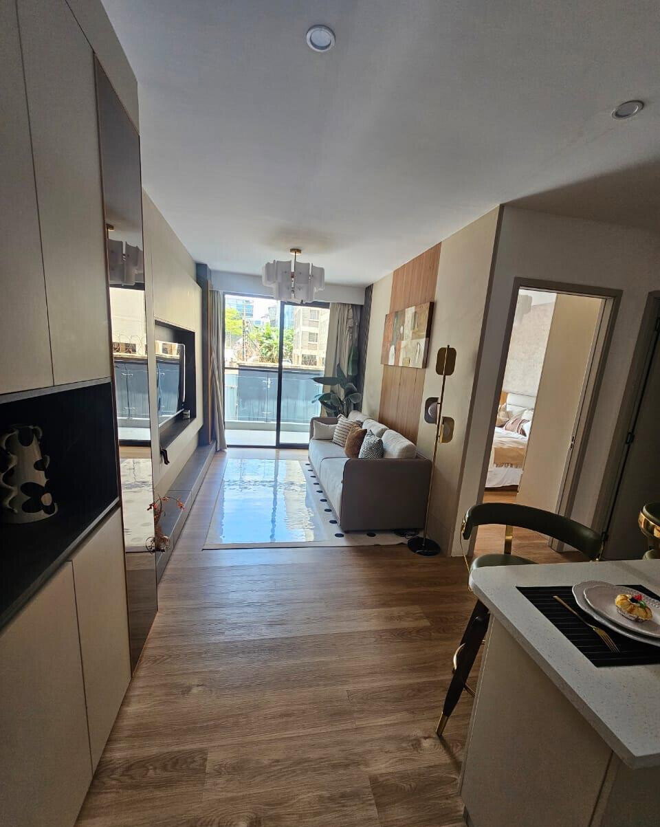 1BR with Golf Club Access & Heated Pool - Westlands