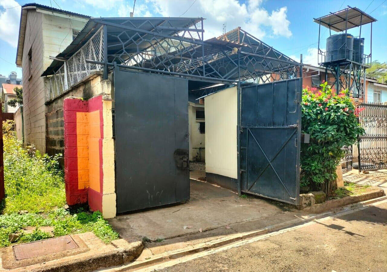 3BR Mansionette with Fireplace & DSQ in Gated Community - Nairobi West