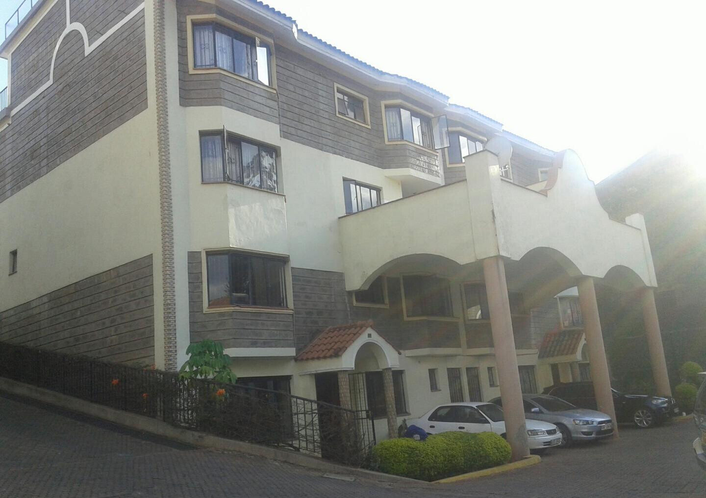 22-Unit Boutique Townhouse with Guest Ensuite & Study - Brookside, Westlands