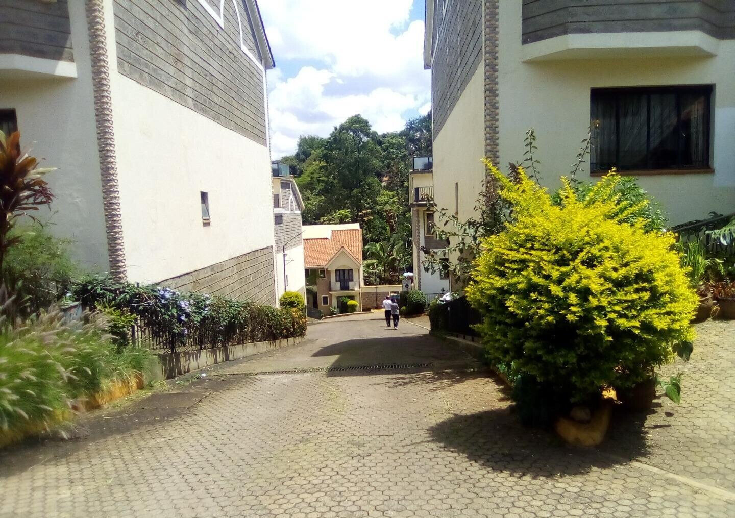 22-Unit Boutique Townhouse with Guest Ensuite & Study - Brookside, Westlands