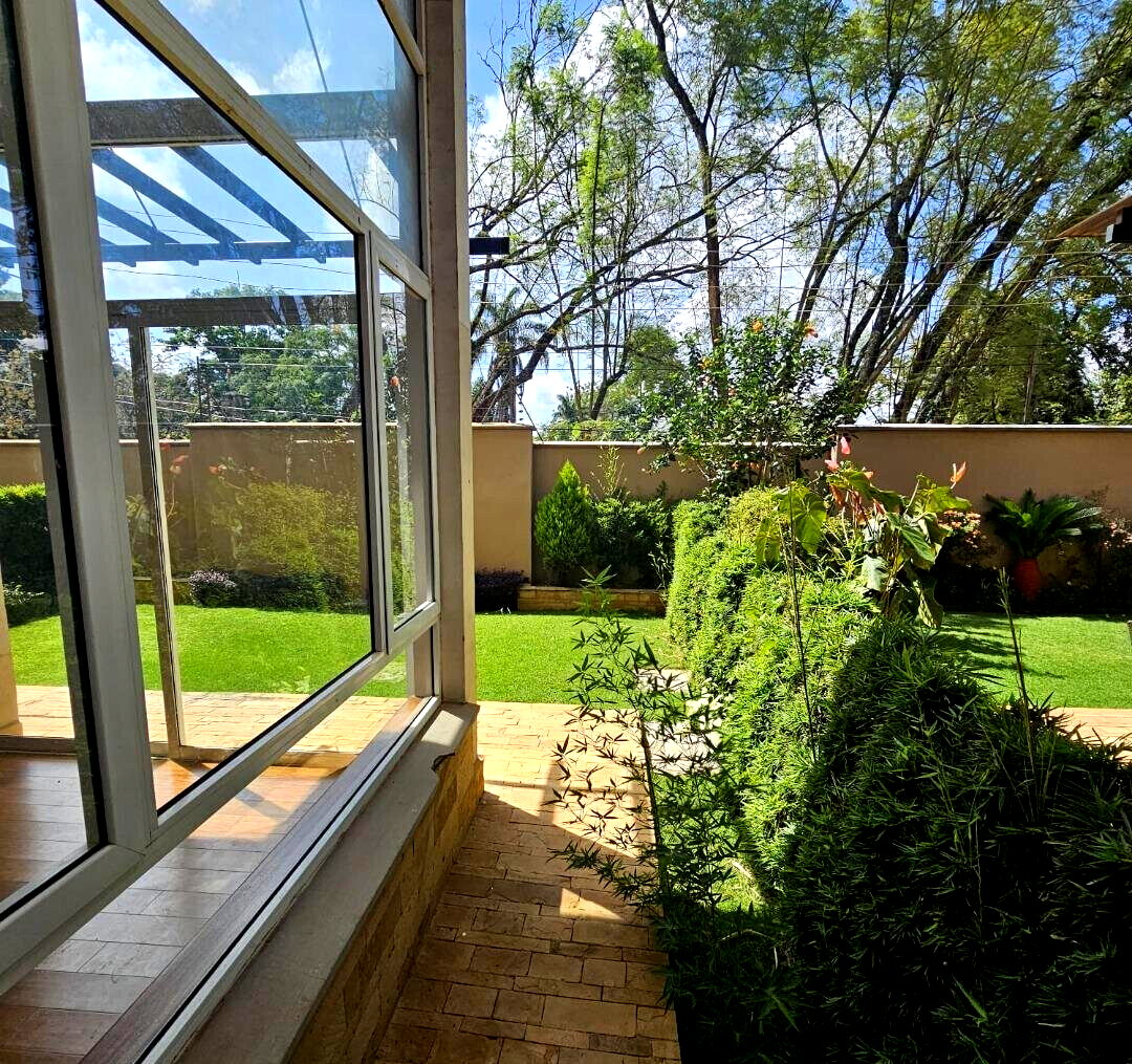 4-Ensuite Townhouse with DSQ & Cathedral Ceilings - Lavington