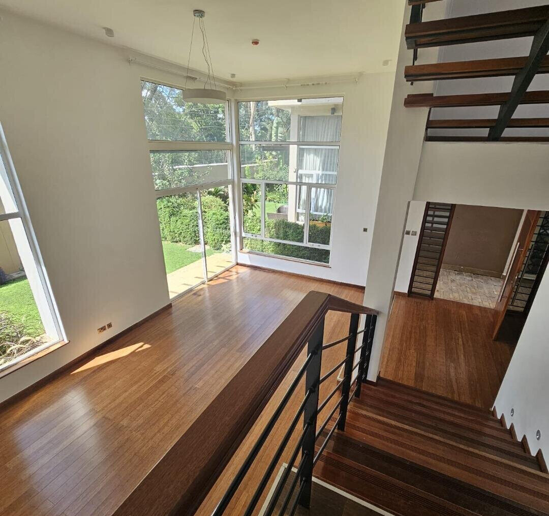 4-Ensuite Townhouse with DSQ & Cathedral Ceilings - Lavington