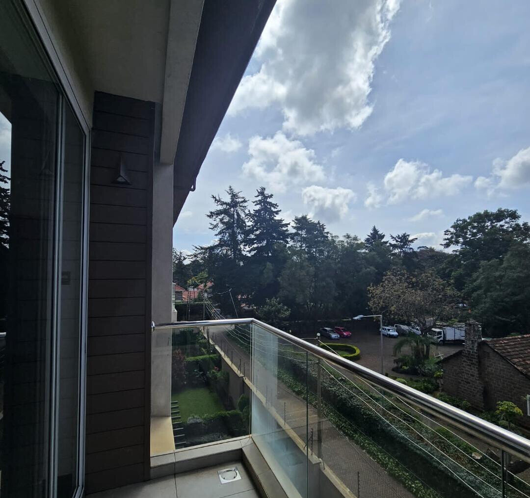 4-Ensuite Townhouse with DSQ & Cathedral Ceilings - Lavington