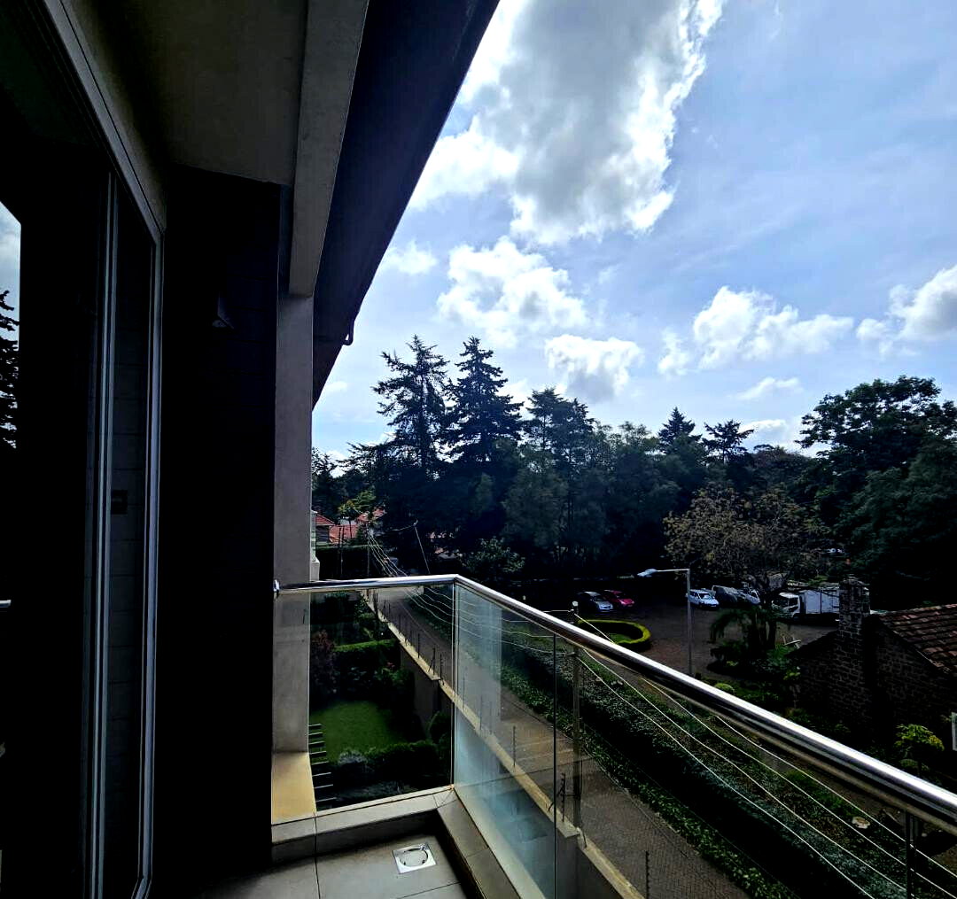 4-Ensuite Townhouse with DSQ & Cathedral Ceilings - Lavington