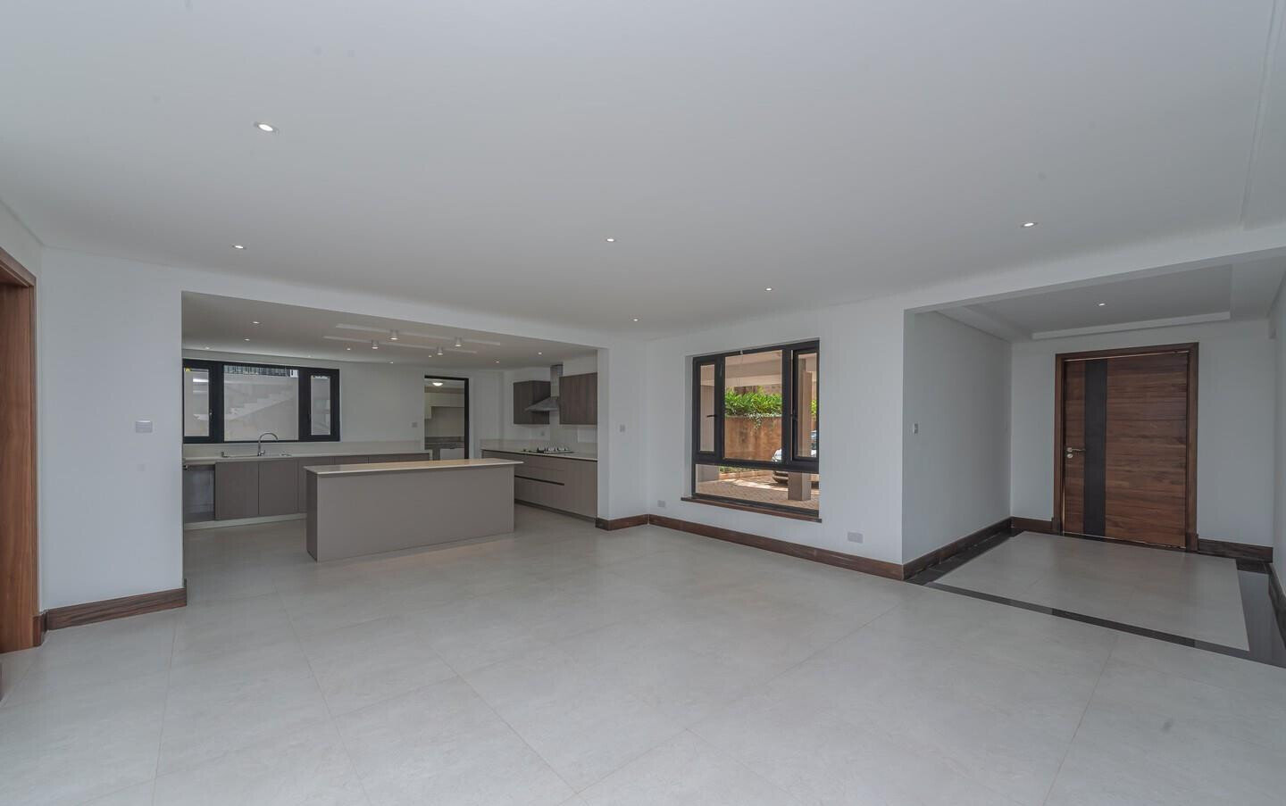 5 En-Suite Townhouse with Lift & Fireplace - Kitisuru
