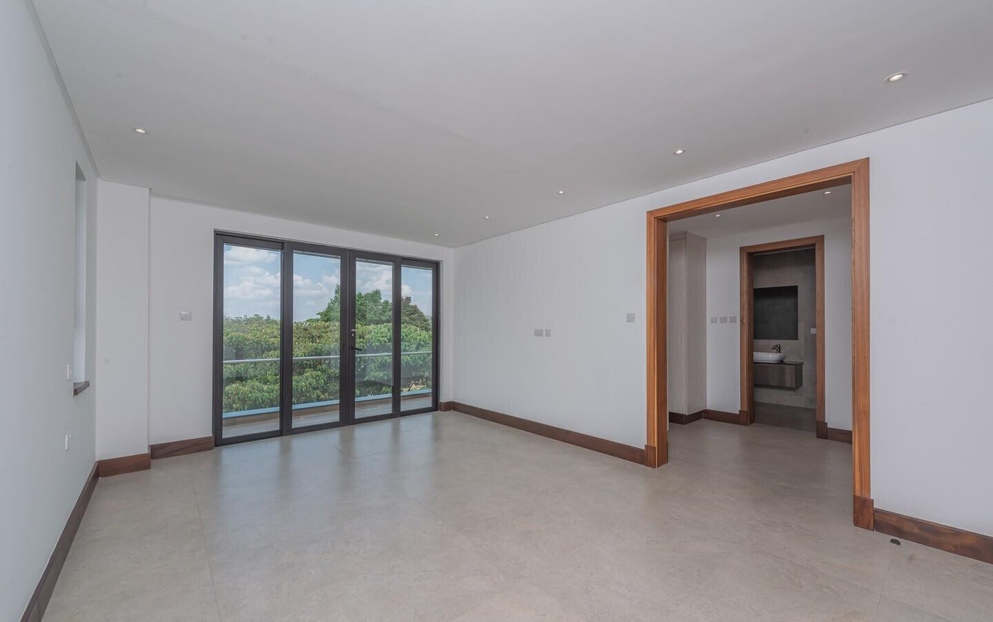 5 En-Suite Townhouse with Lift & Fireplace - Kitisuru