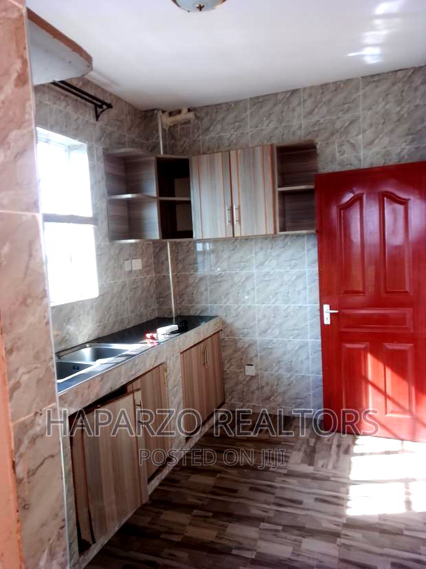 3bdrm Apartment in Karuguru Area for rent