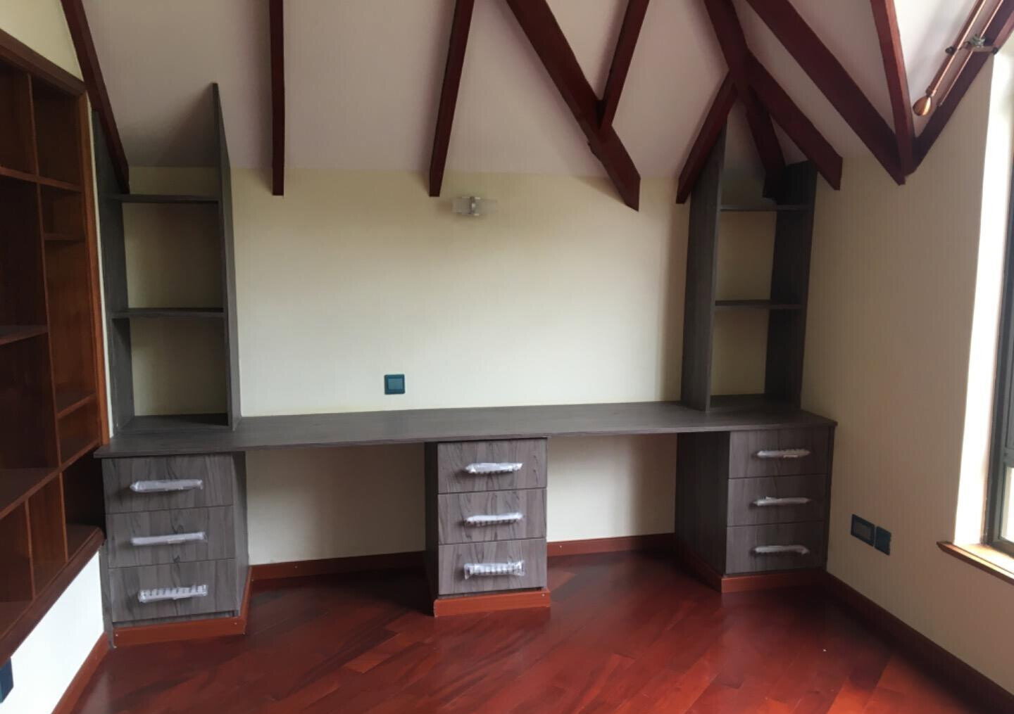 American-Style 5-Bed Townhouse with Sunken Living Room - Lavington