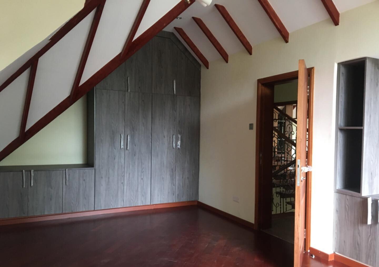 American-Style 5-Bed Townhouse with Sunken Living Room - Lavington