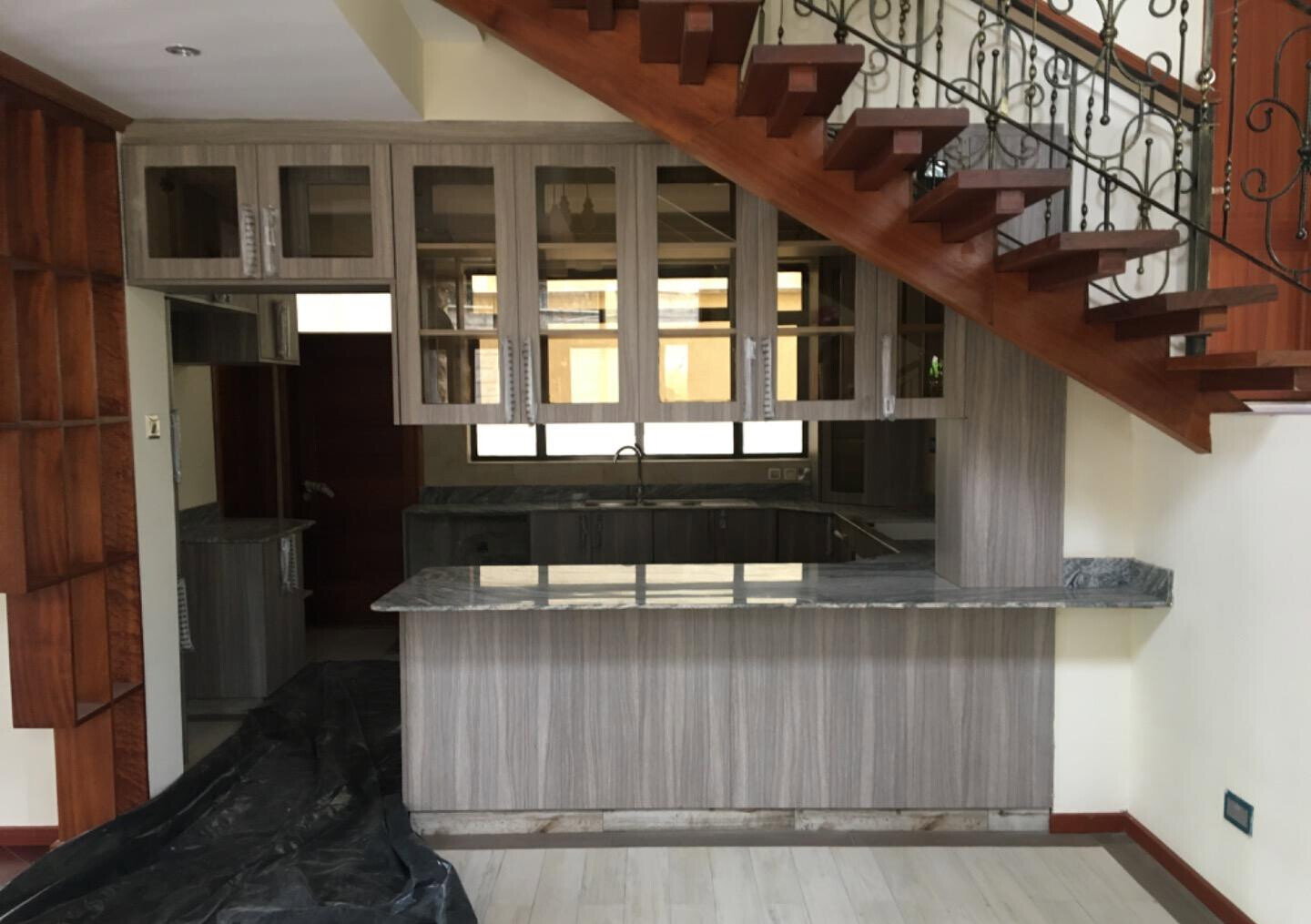 American-Style 5-Bed Townhouse with Sunken Living Room - Lavington