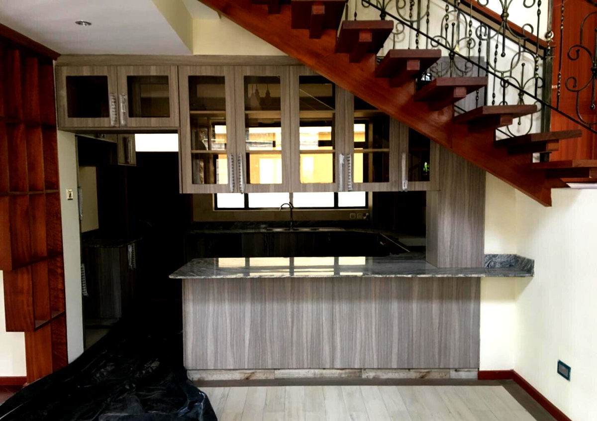 American-Style 5-Bed Townhouse with Sunken Living Room - Lavington