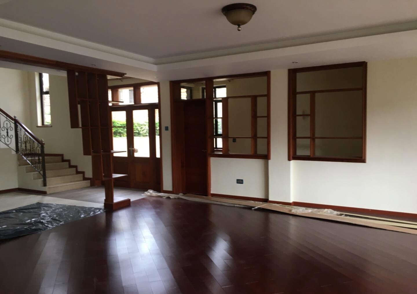 American-Style 5-Bed Townhouse with Sunken Living Room - Lavington