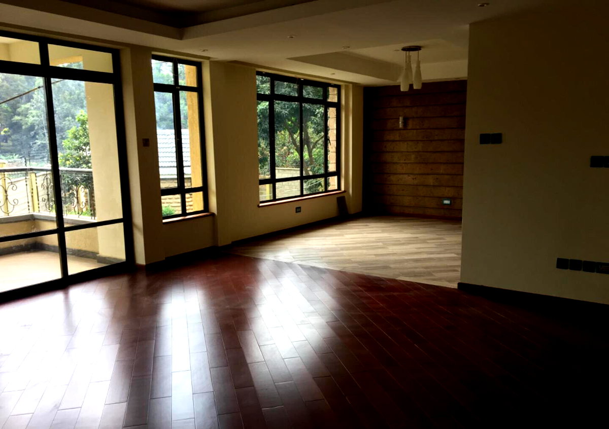 American-Style 5-Bed Townhouse with Sunken Living Room - Lavington