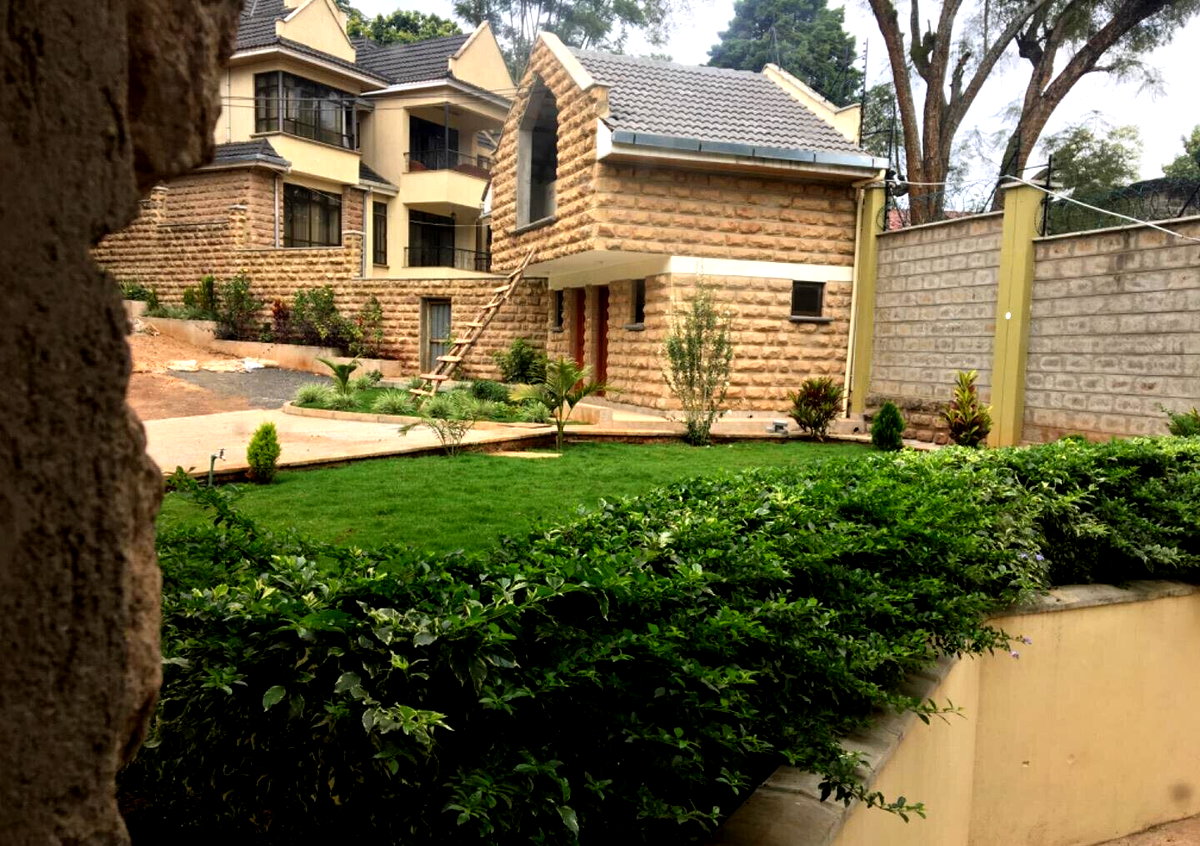 American-Style 5-Bed Townhouse with Sunken Living Room - Lavington