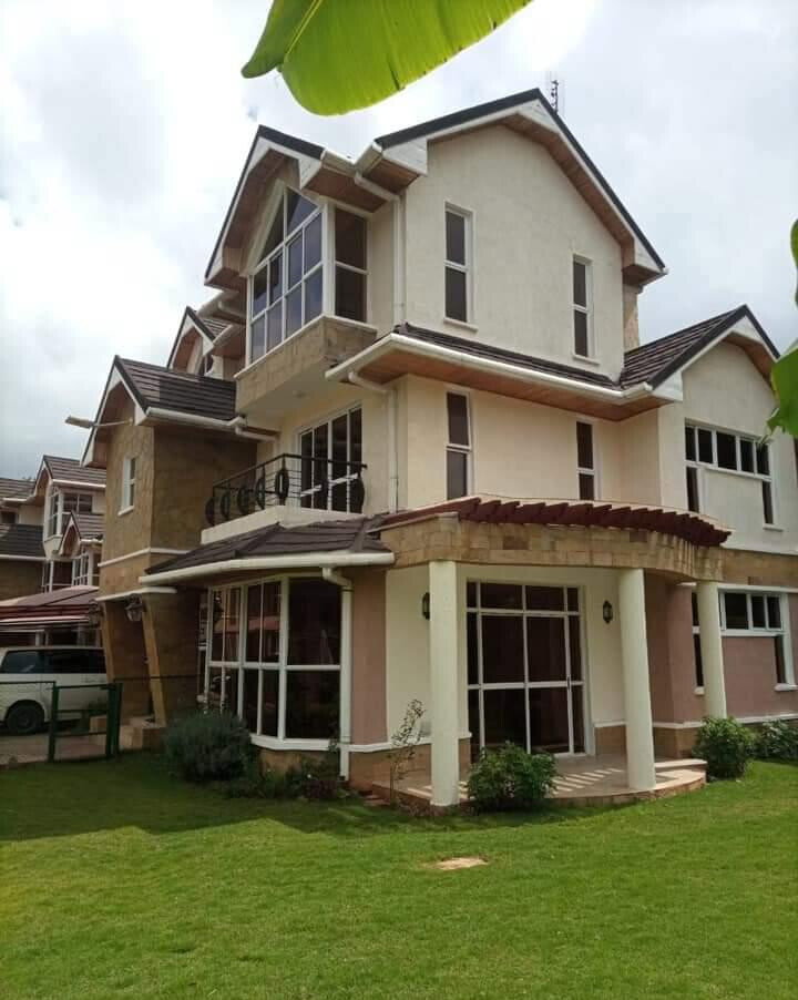 50x100 Townhouse with Garden