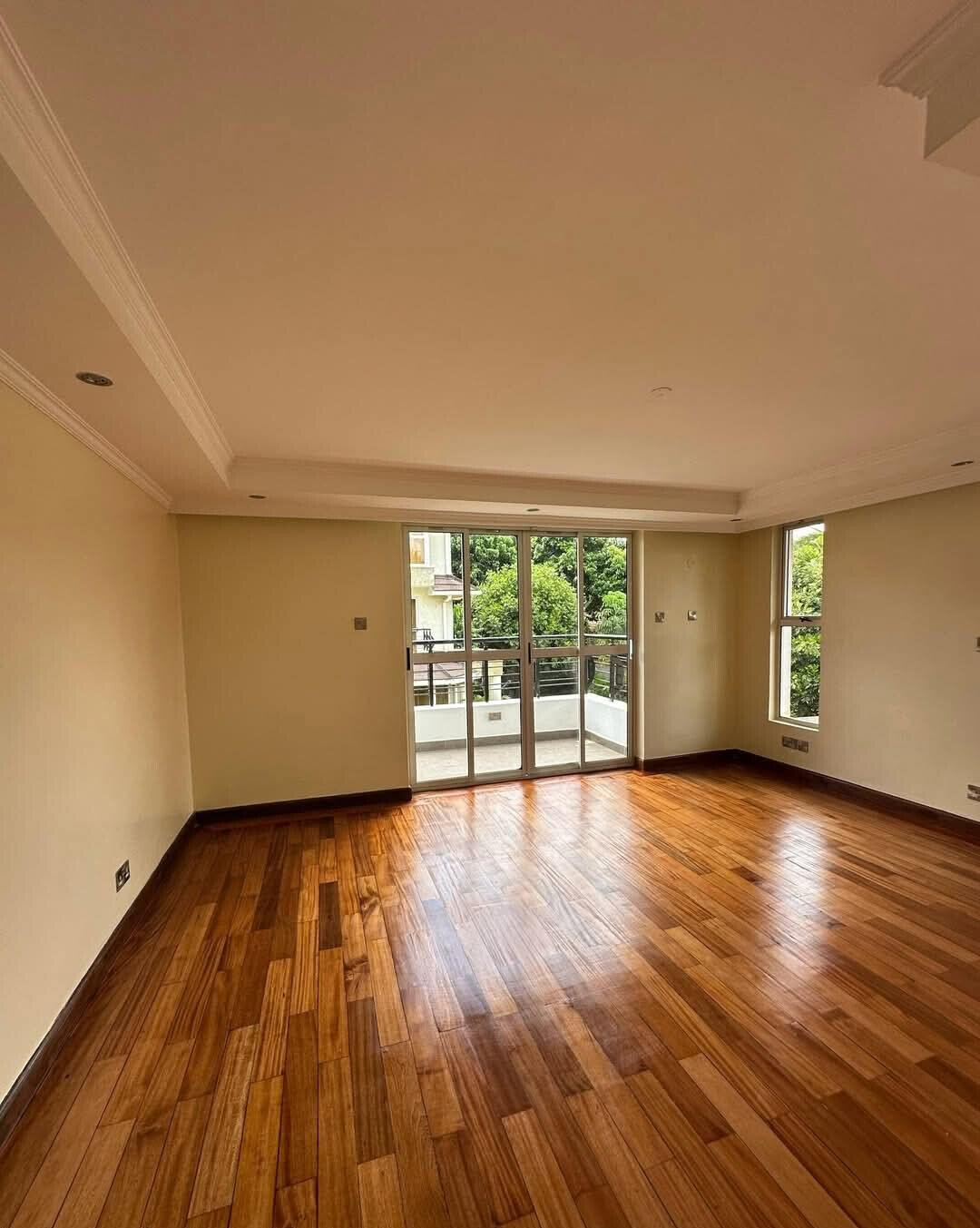 50x100 Townhouse with Garden
