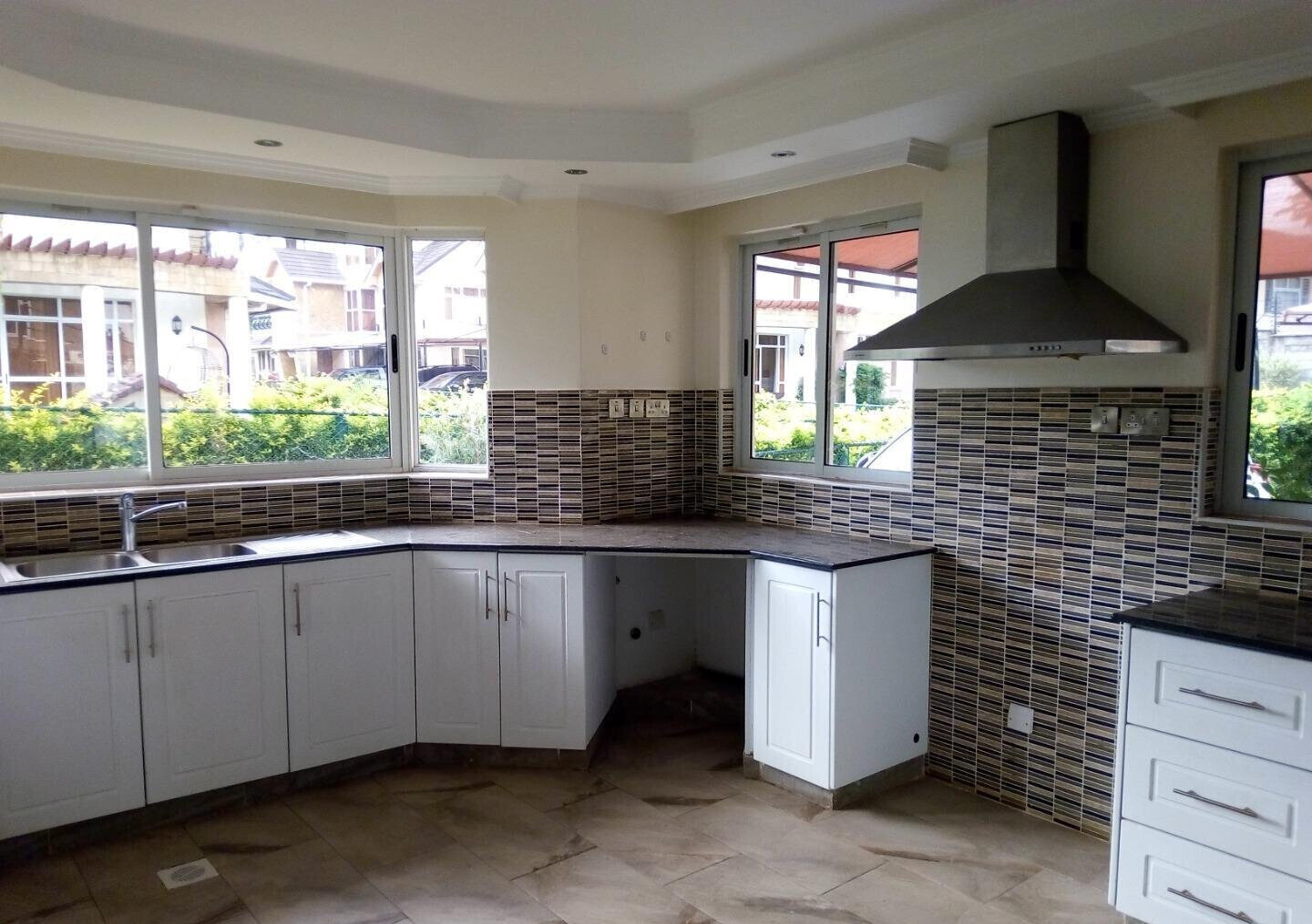 50x100 Townhouse with Garden