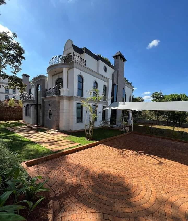 5-Ensuite Townhouse with Pool & Generator - Loresho