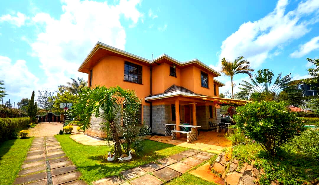 4-Ensuite Townhouse with Pool & DSQ – Near Giraffe Centre, Karen