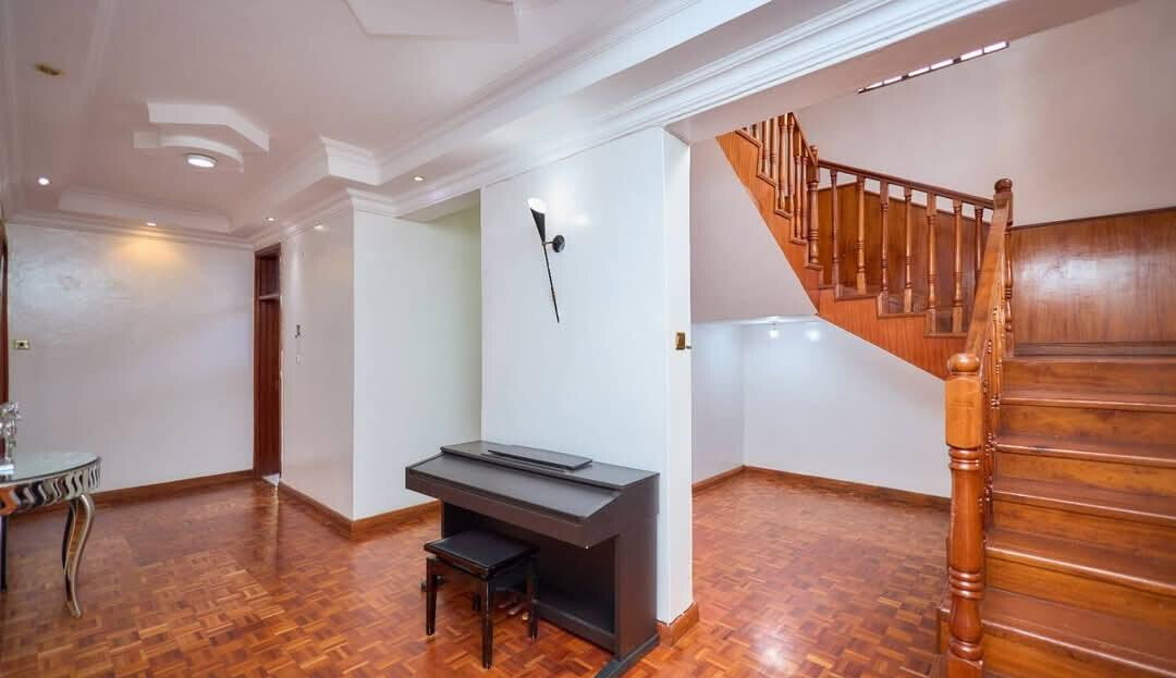 4-Ensuite Townhouse with Pool & DSQ – Near Giraffe Centre, Karen