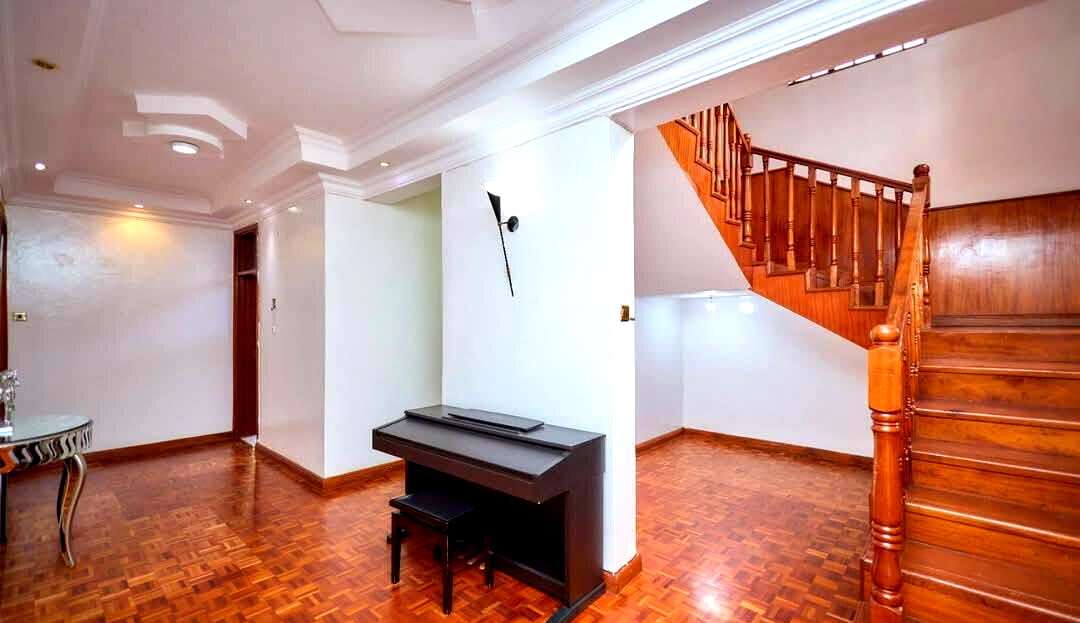 4-Ensuite Townhouse with Pool & DSQ – Near Giraffe Centre, Karen