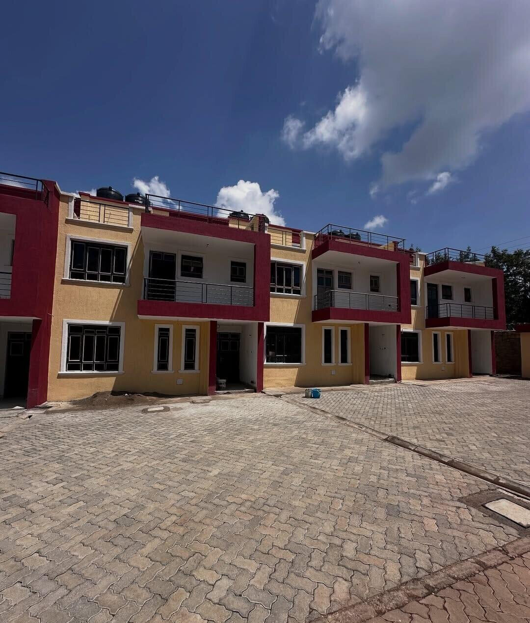 3BR Townhouse with Rooftop Terrace & Ngong Hills Views - Kajiado
