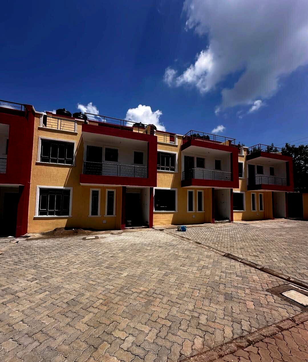 3BR Townhouse with Rooftop Terrace & Ngong Hills Views - Kajiado