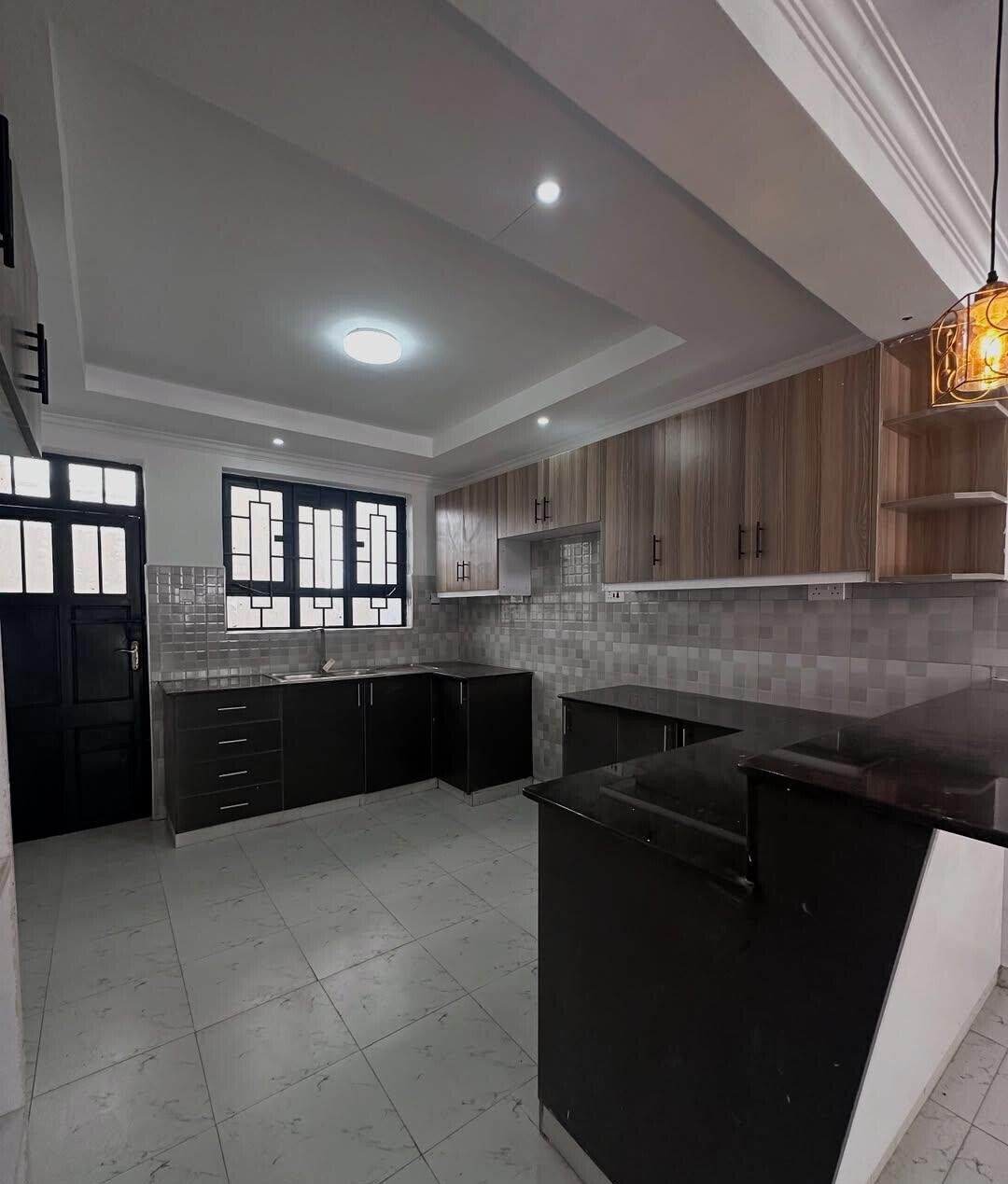 3BR Townhouse with Rooftop Terrace & Ngong Hills Views - Kajiado