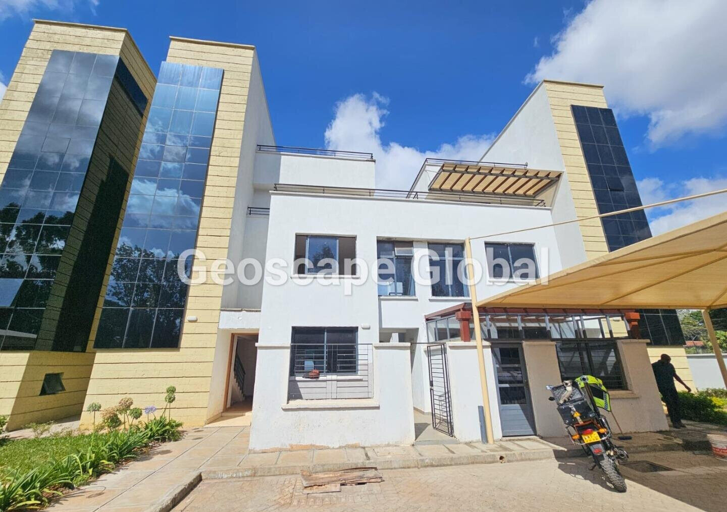 Brand-New 5BR Townhouse with Private Garden - Lavington