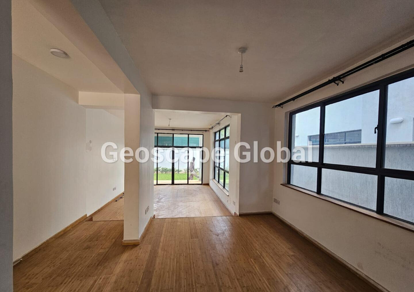 Brand-New 5BR Townhouse with Private Garden - Lavington