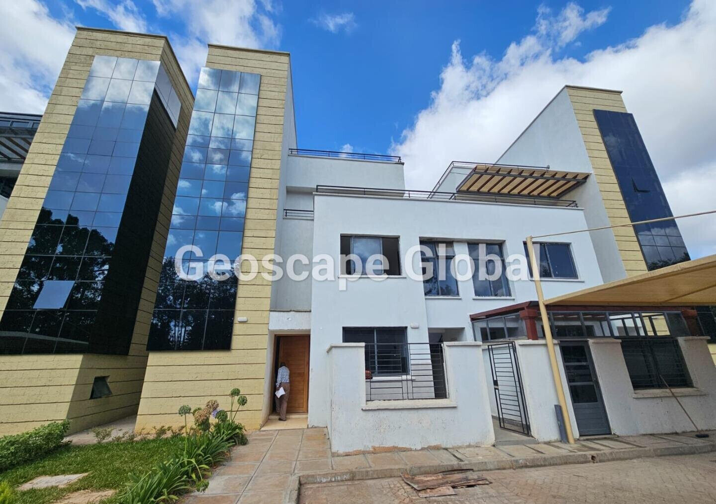 Brand-New 5BR Townhouse with Private Garden - Lavington