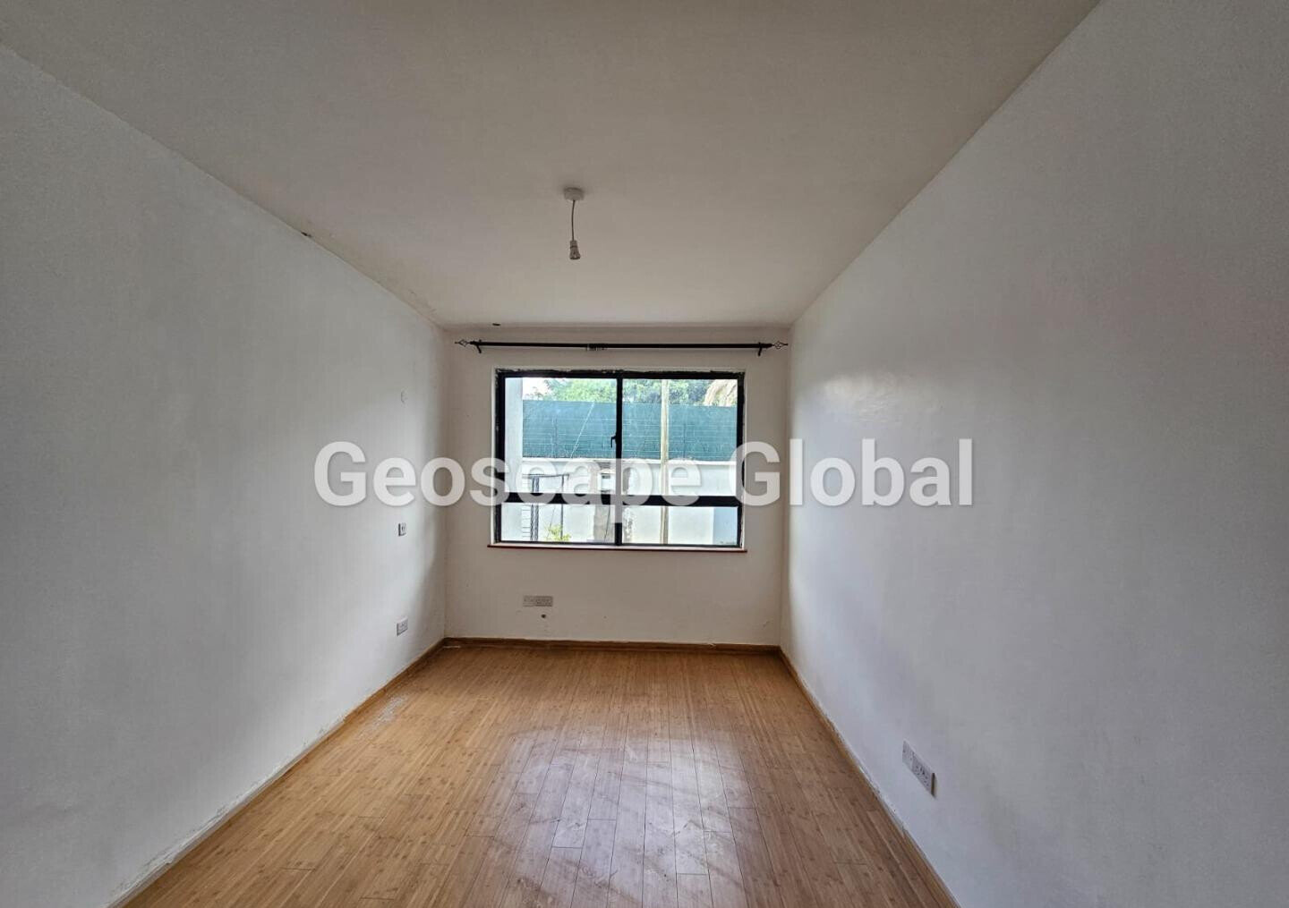 Brand-New 5BR Townhouse with Private Garden - Lavington