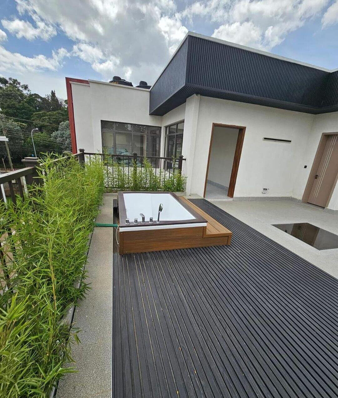 Expansive 6-Bed Villa with DSQ in Gated Community - Lavington