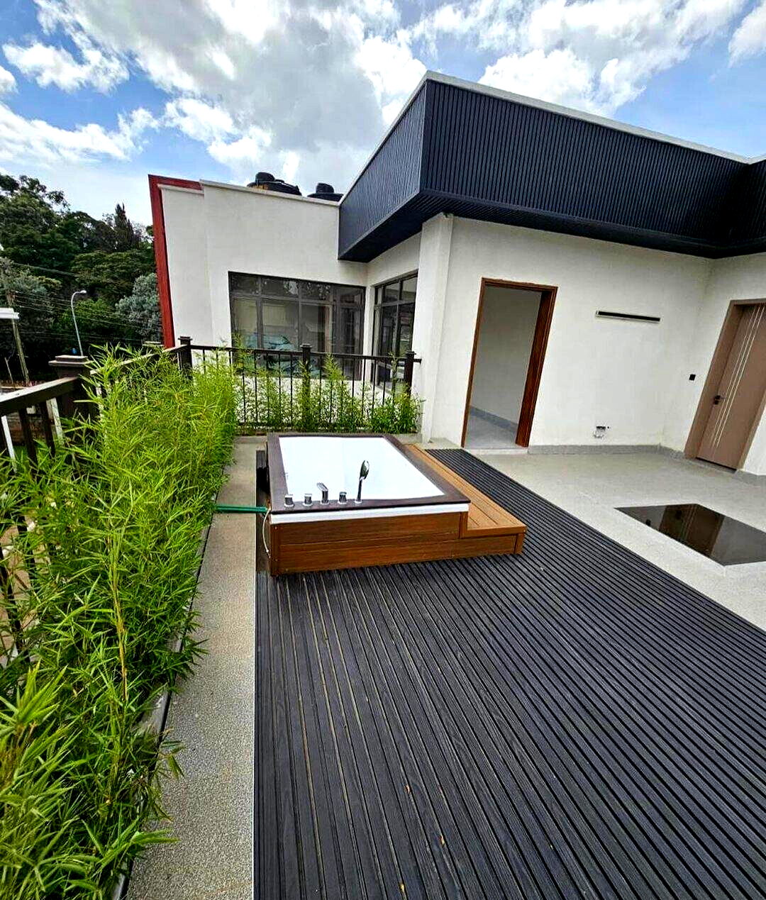 Expansive 6-Bed Villa with DSQ in Gated Community - Lavington