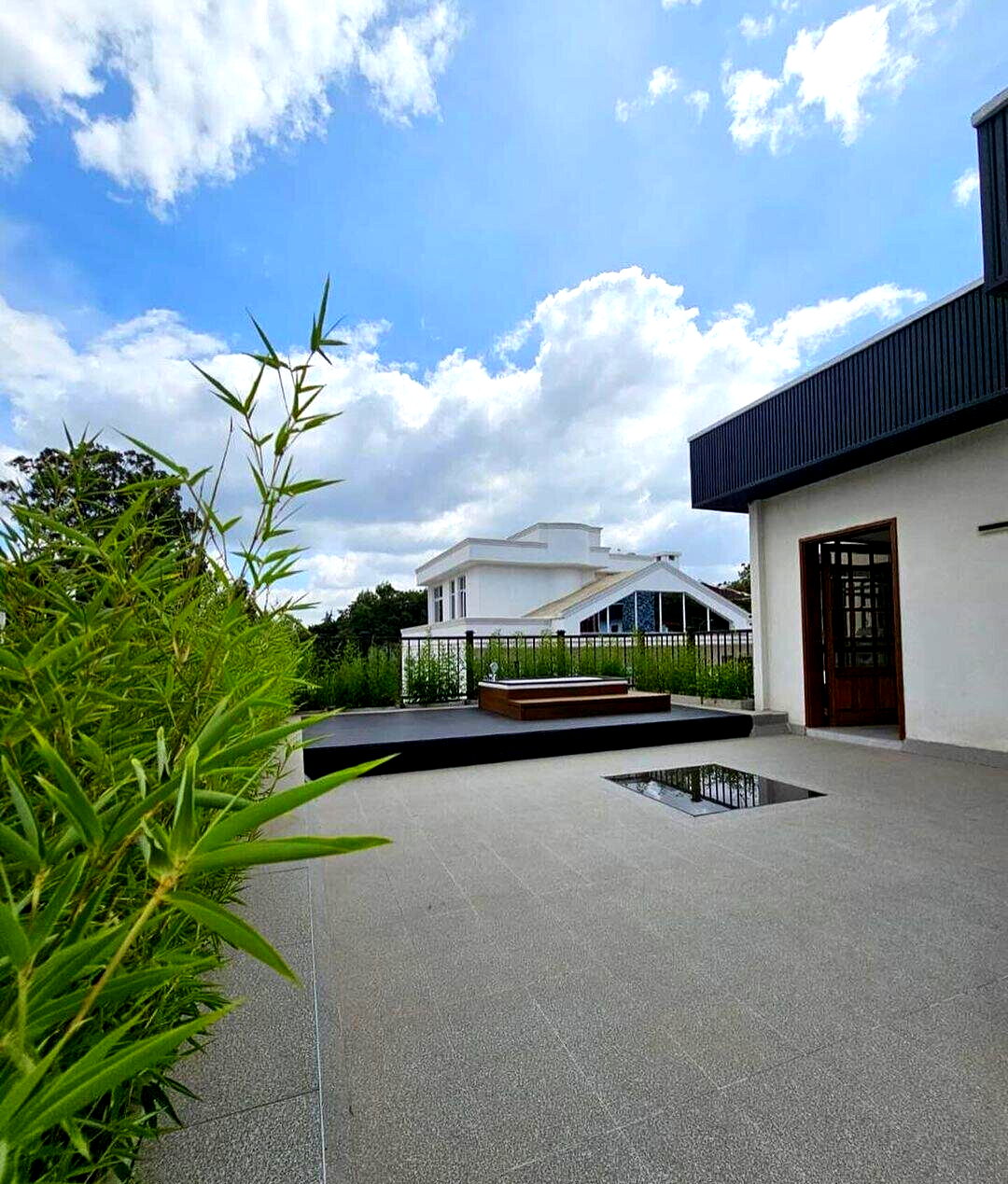Expansive 6-Bed Villa with DSQ in Gated Community - Lavington