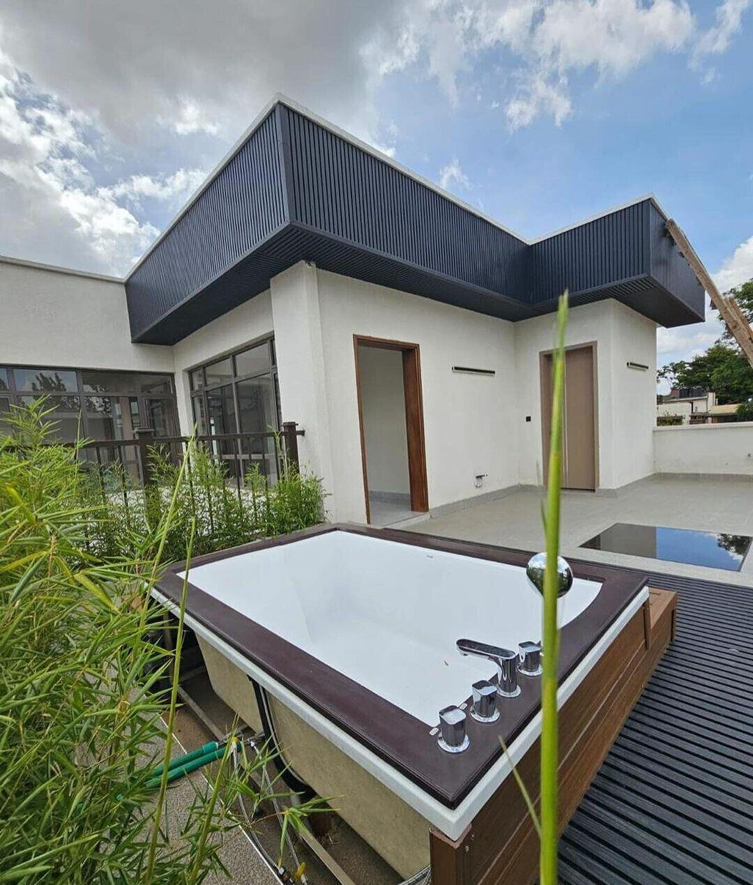 Expansive 6-Bed Villa with DSQ in Gated Community - Lavington