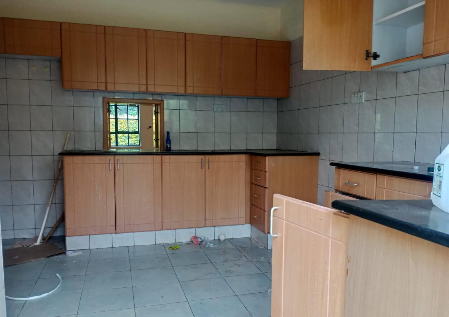 4BR Townhouse with Private Balcony & DSQ - Loresho