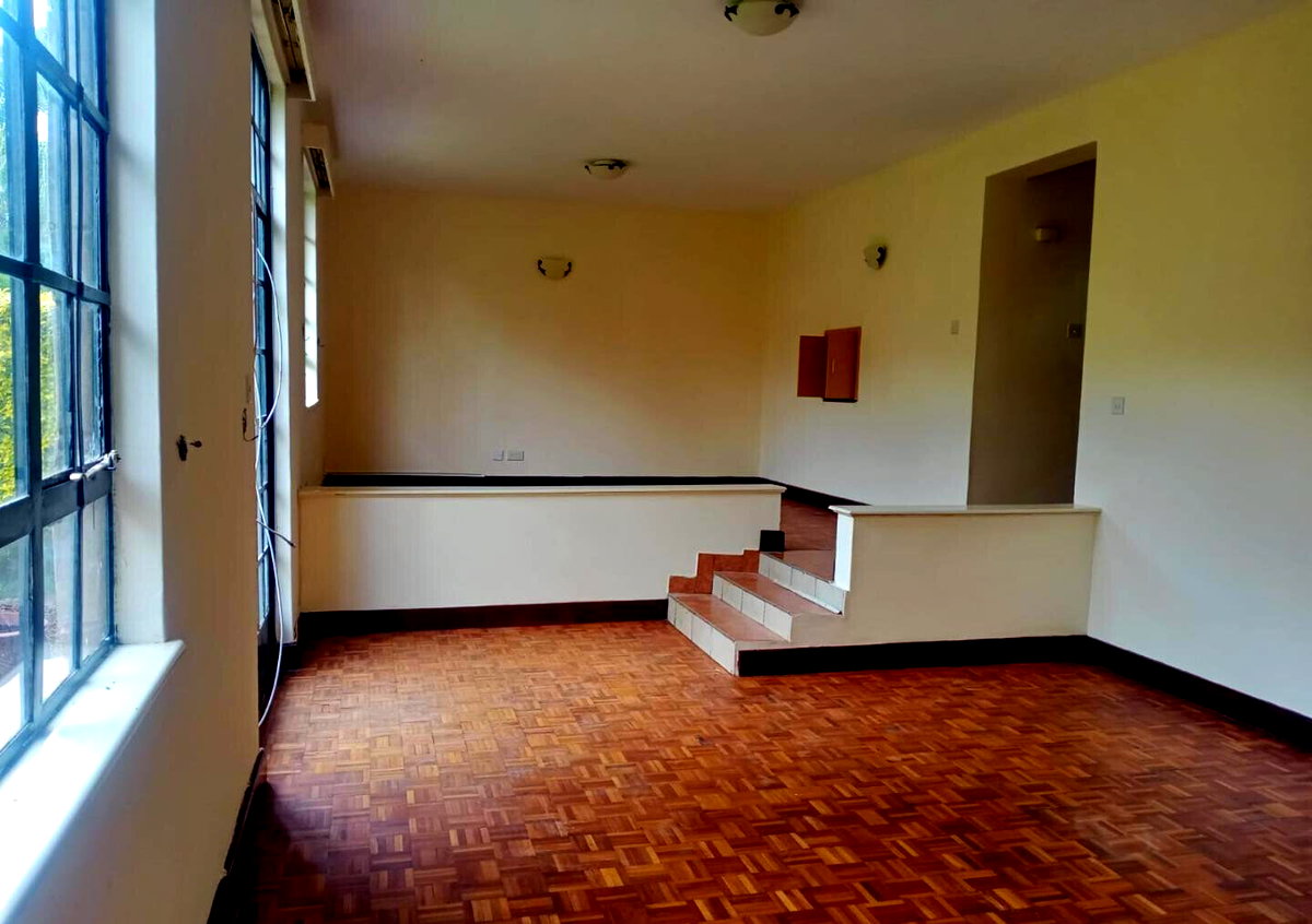 4BR Townhouse with Private Balcony & DSQ - Loresho