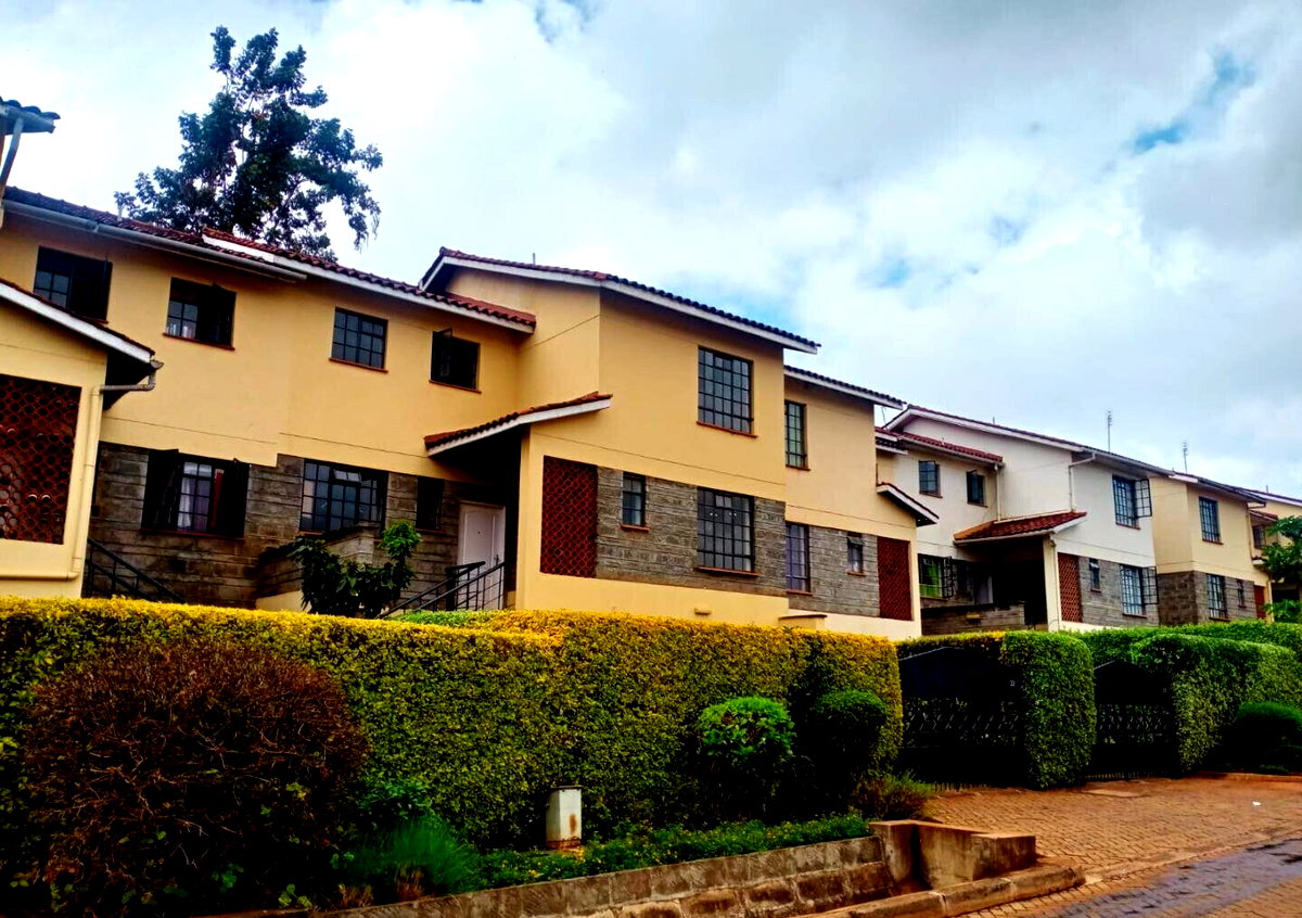 4BR Townhouse with Private Balcony & DSQ - Loresho