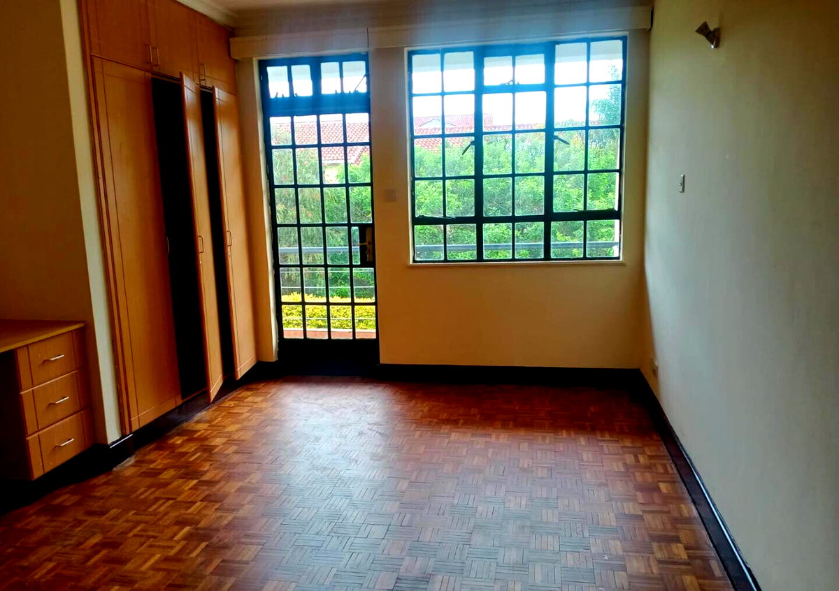4BR Townhouse with Private Balcony & DSQ - Loresho