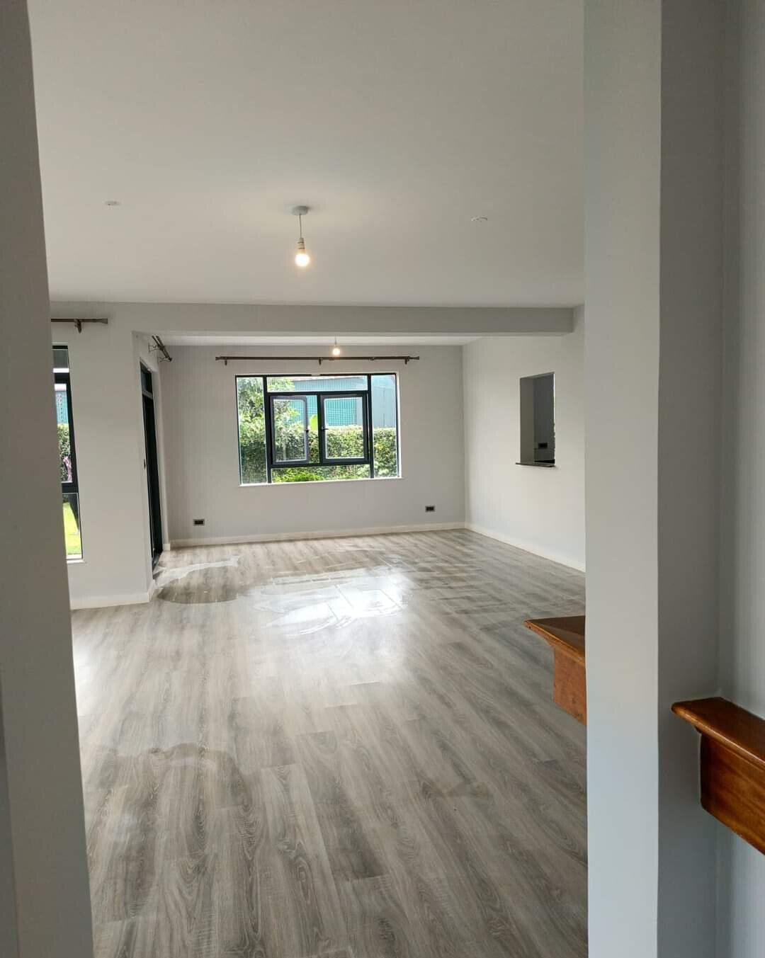5BR Townhouse with Heated Pool & Clubhouse - Runda