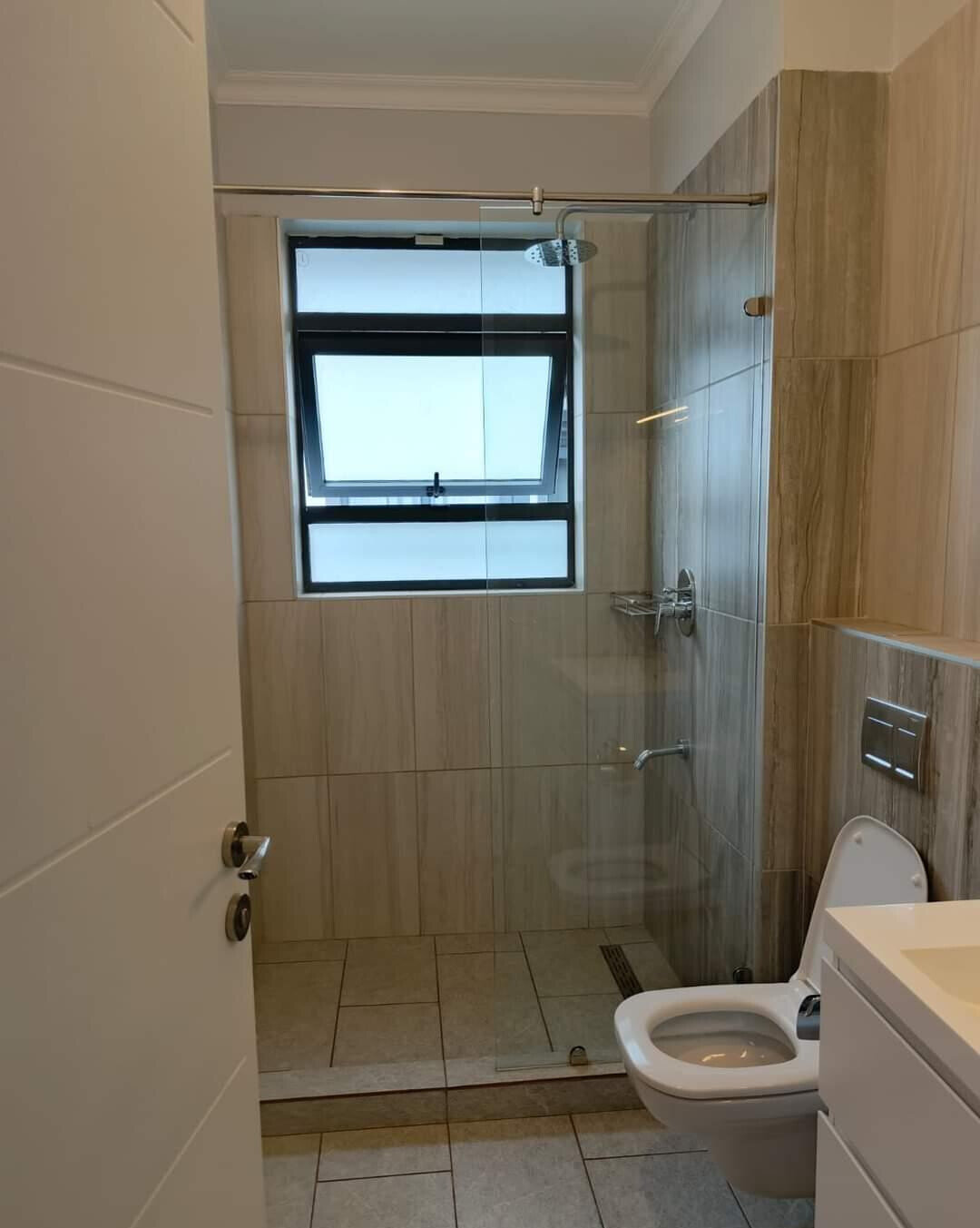 5BR Townhouse with Heated Pool & Clubhouse - Runda